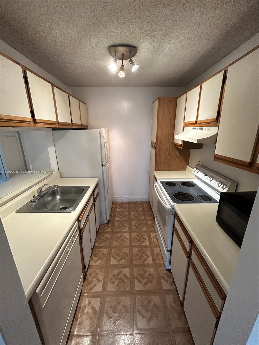 4261 W Mcnab Rd 31