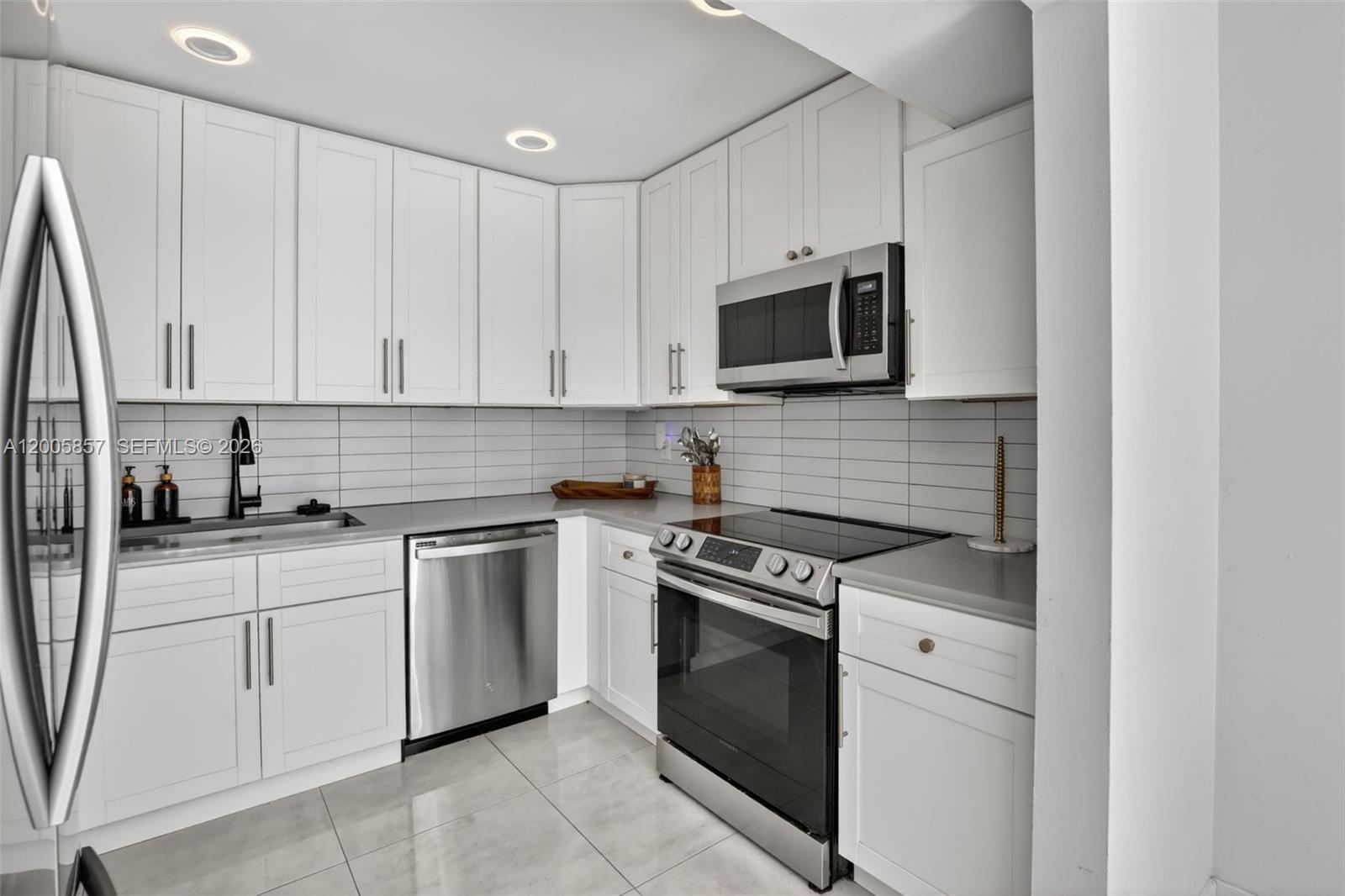 EVERGLADES SUGAR & LAND C - Residential