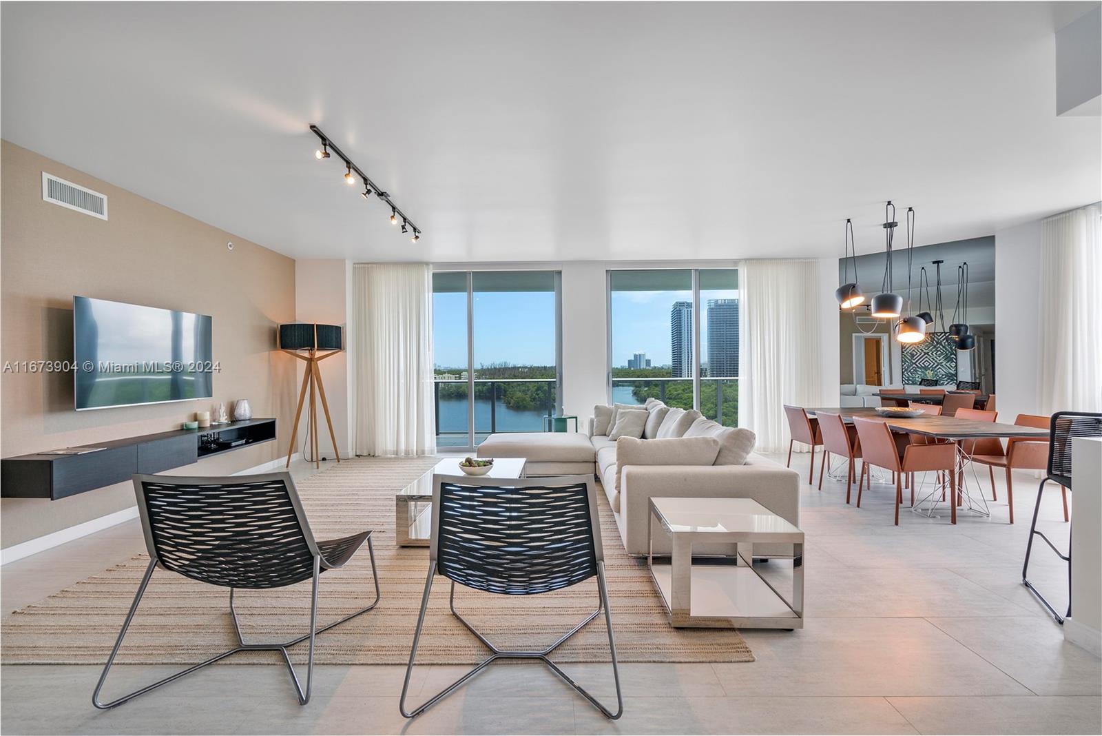 View photos, virtual tours, details... 17111 Biscayne Blvd 802
