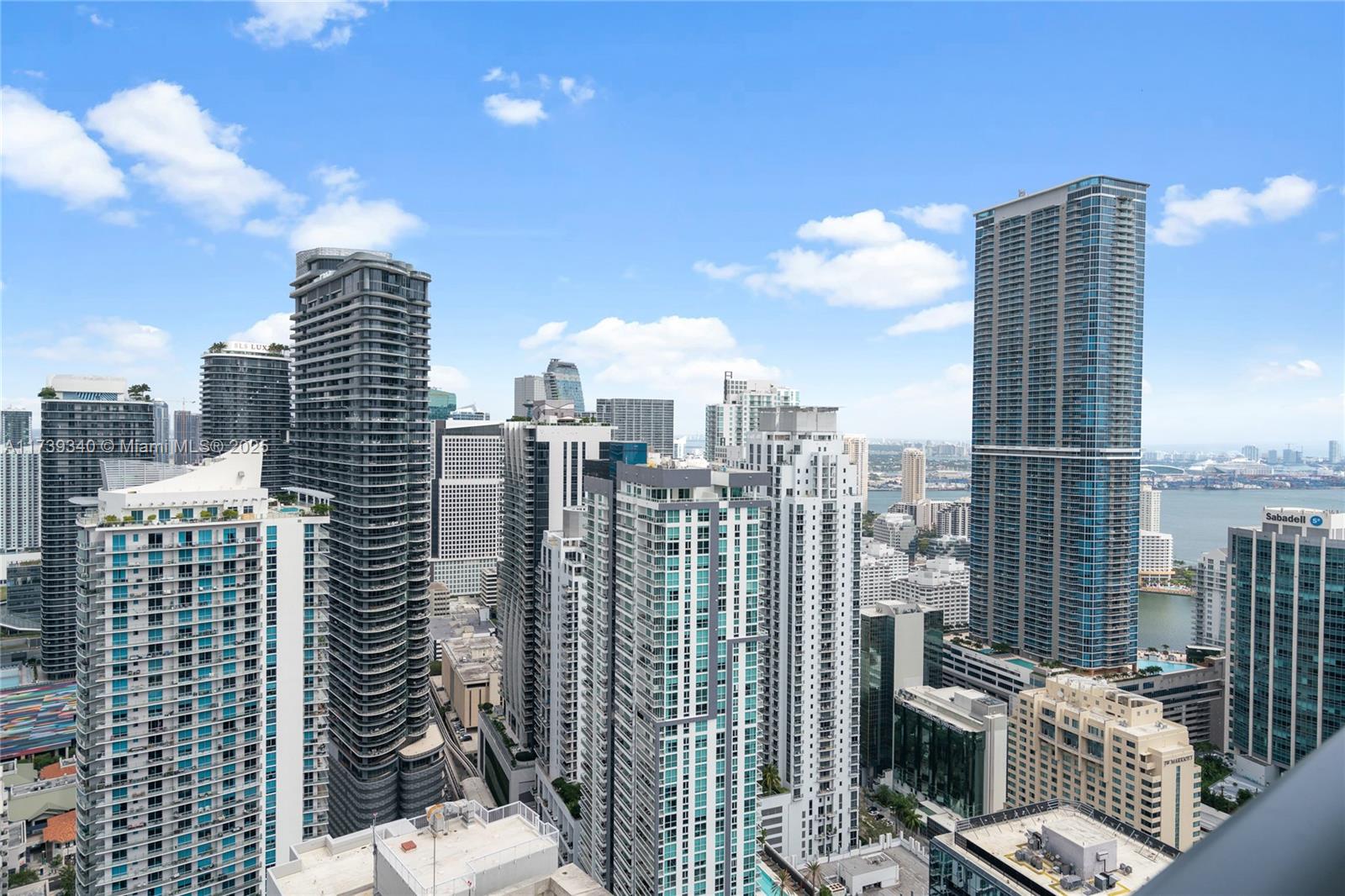 SLS BRICKELL - Residential