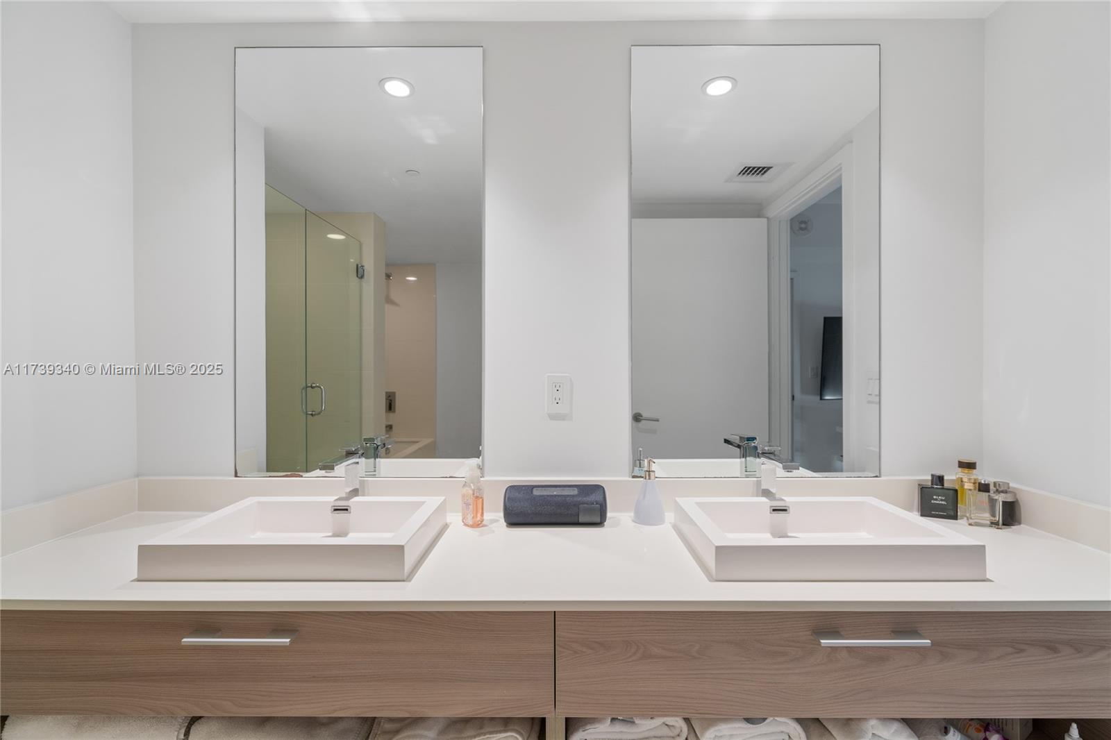 SLS BRICKELL - Residential