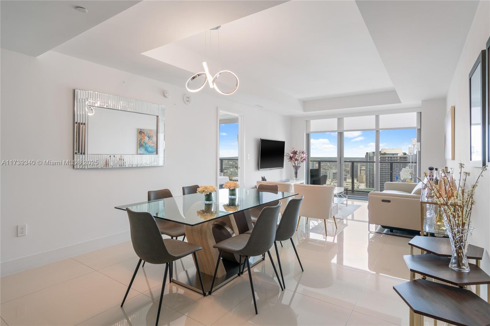 SLS BRICKELL - Residential
