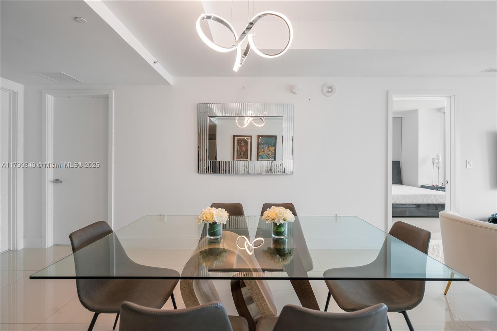 SLS BRICKELL - Residential