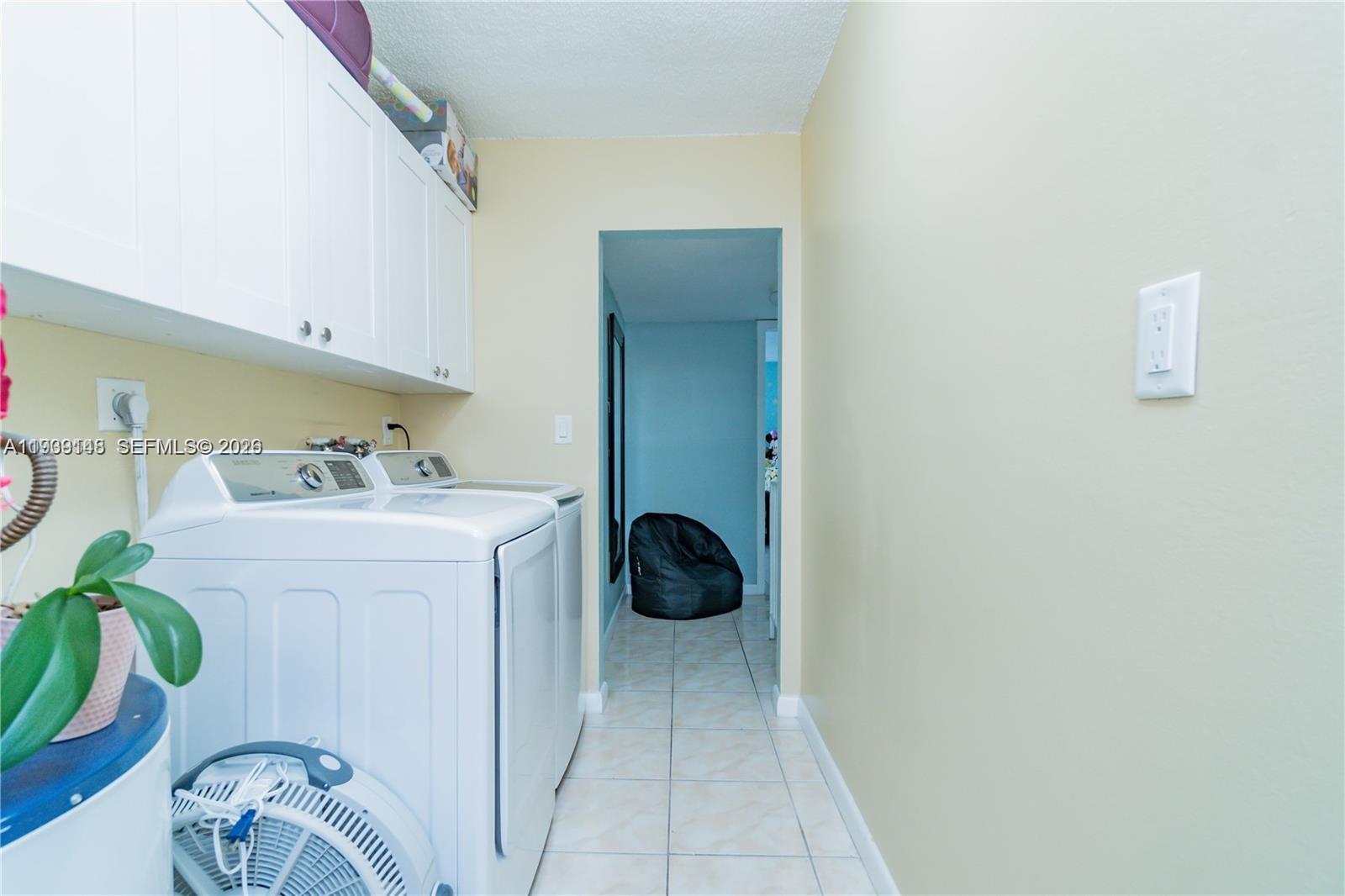 THE BEACH CLUB FONTAINEBL - Residential