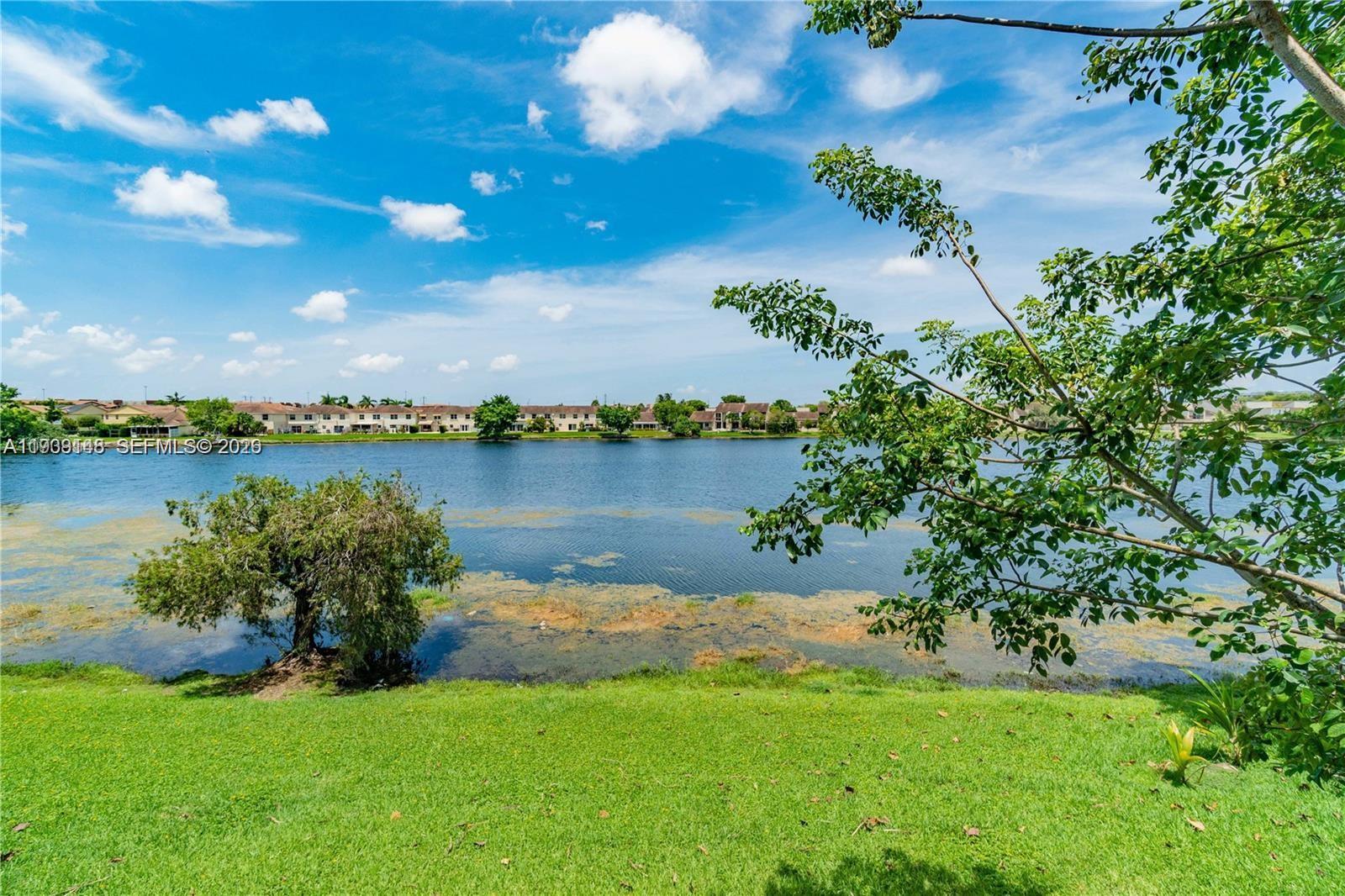 THE BEACH CLUB FONTAINEBL - Residential