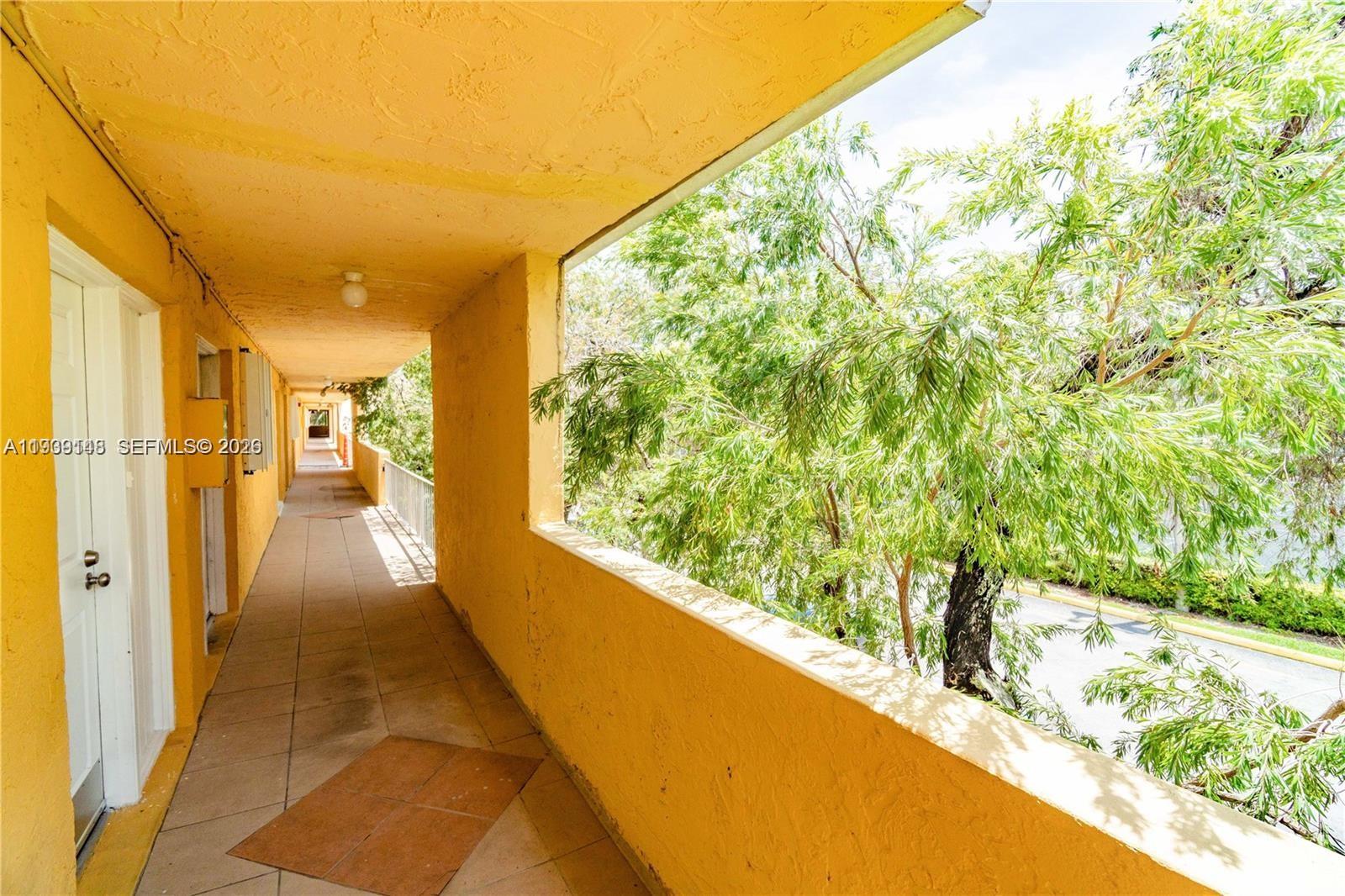 THE BEACH CLUB FONTAINEBL - Residential