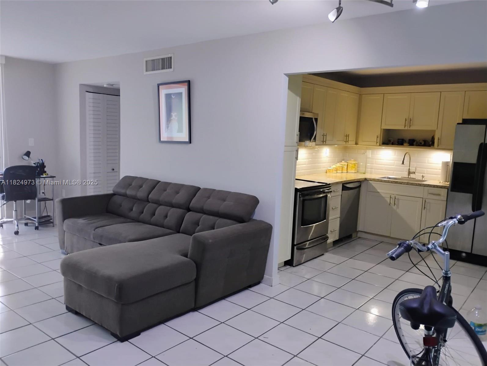 6900 Bay Dr 11K