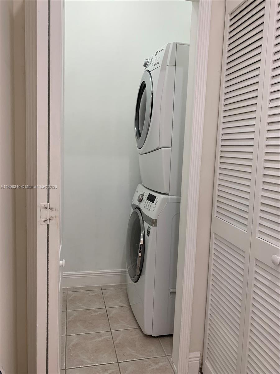 REVISED PLAT OF HILLCREST - Residential Lease