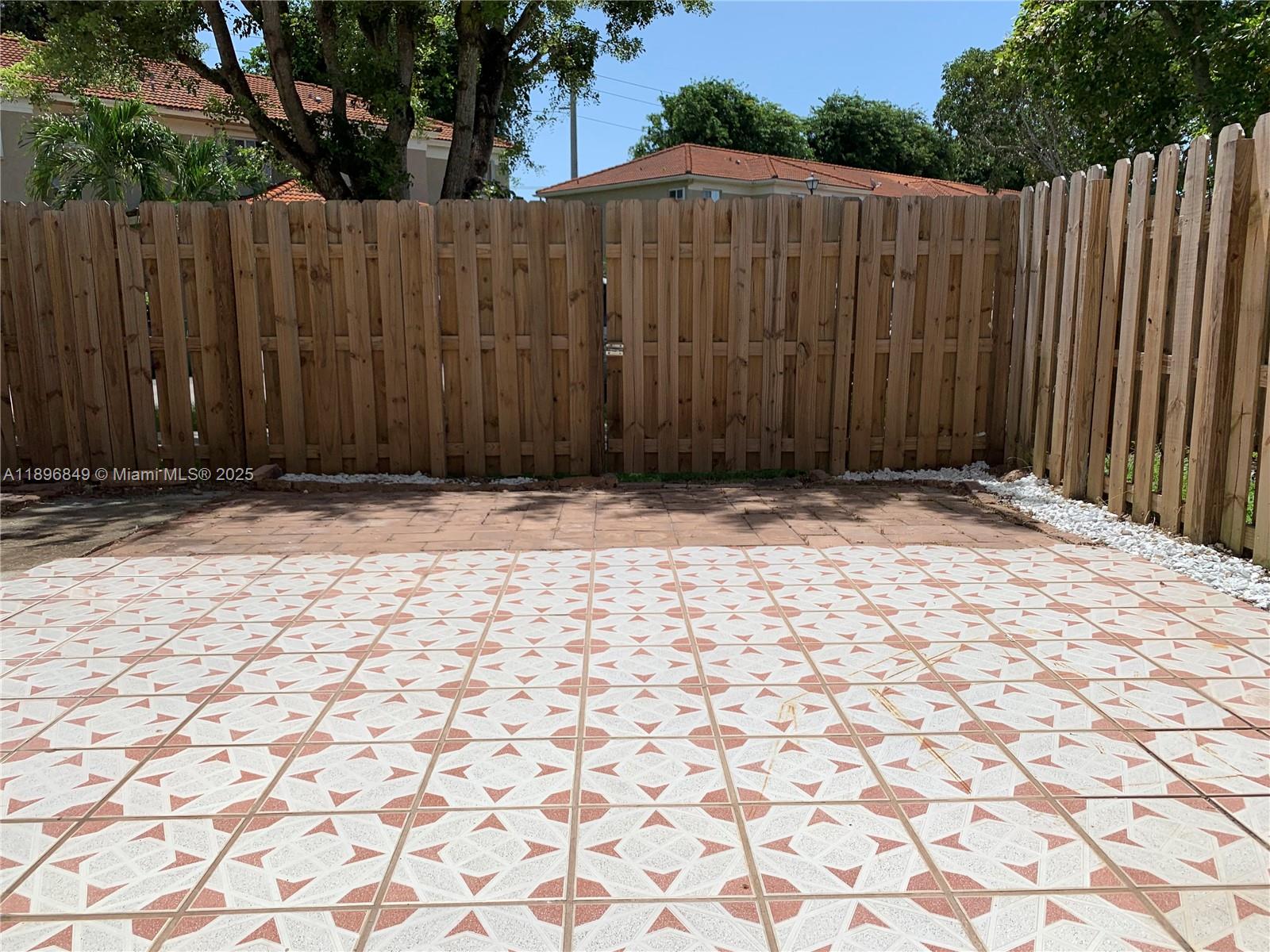 REVISED PLAT OF HILLCREST - Residential Lease