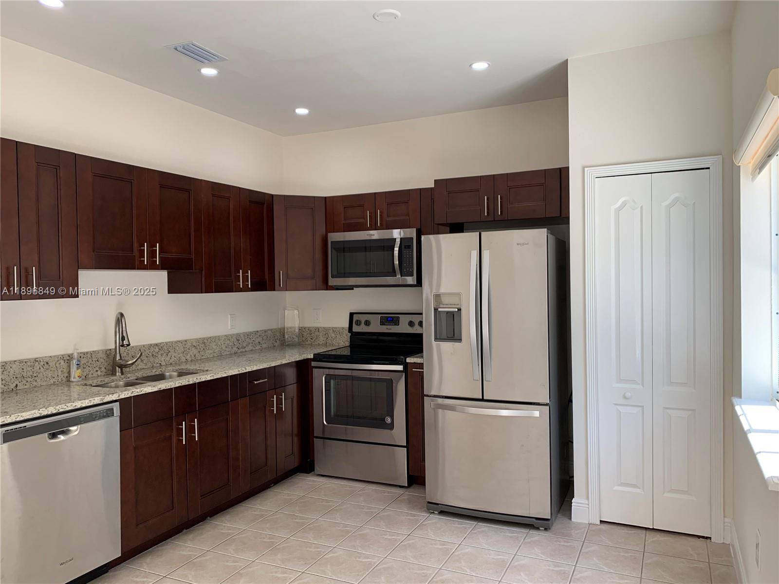 REVISED PLAT OF HILLCREST - Residential Lease