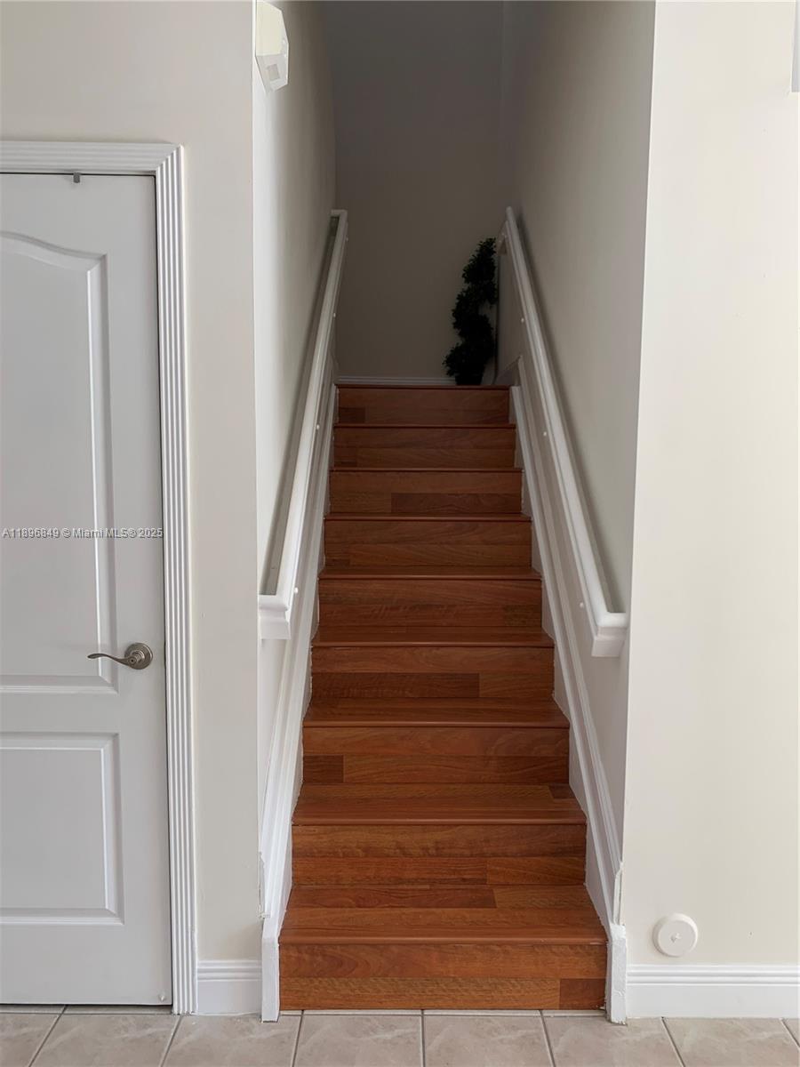 REVISED PLAT OF HILLCREST - Residential Lease