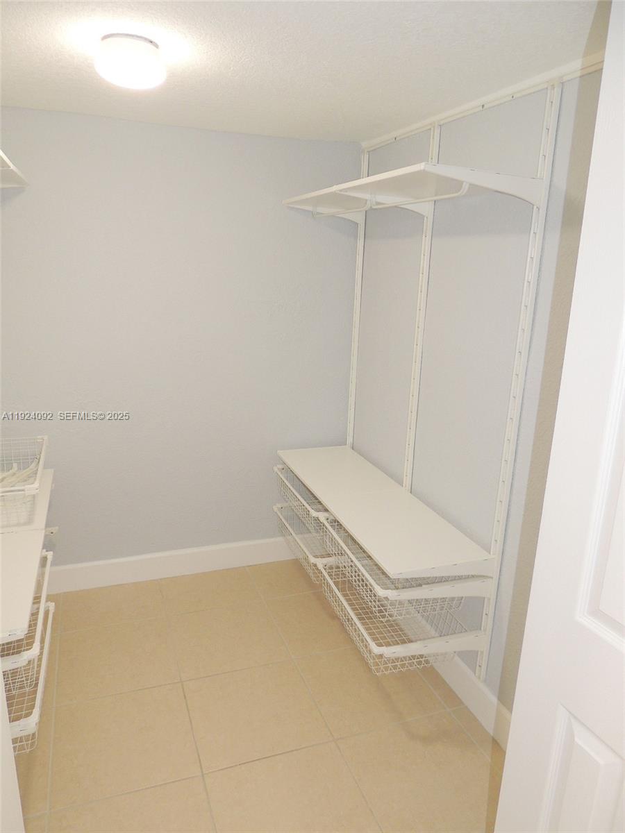 EVENING STAR CONDO - Residential Lease