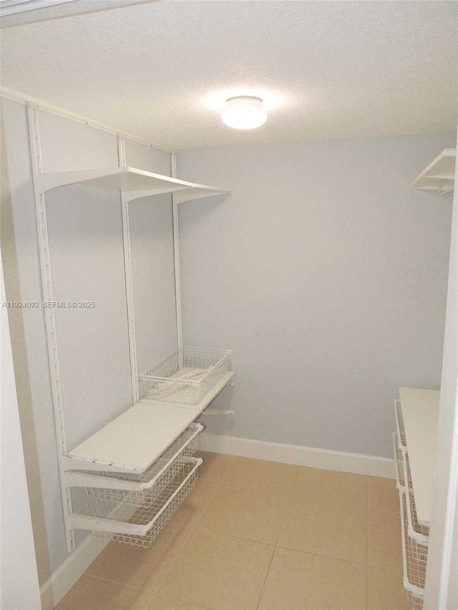 EVENING STAR CONDO - Residential Lease