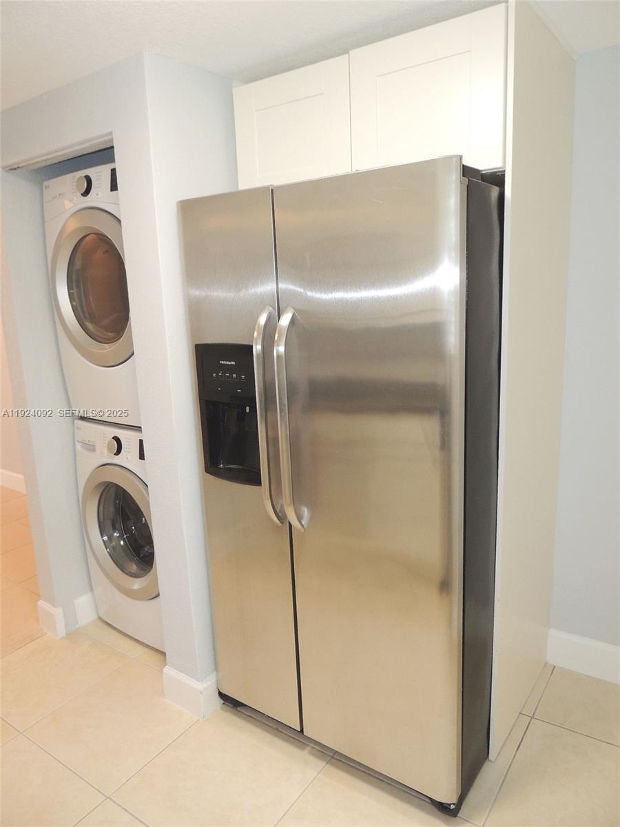 EVENING STAR CONDO - Residential Lease