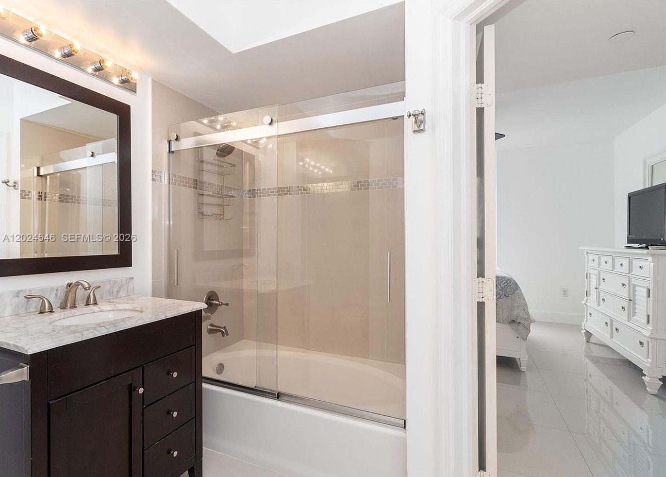 THE WAVERLY AT SOUTH BEAC - Residential Lease