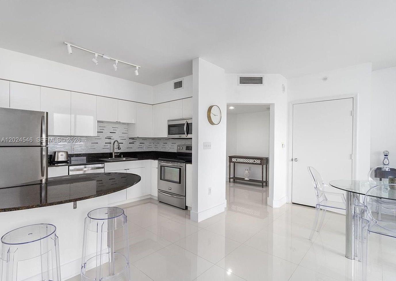 1330 West Ave 2105