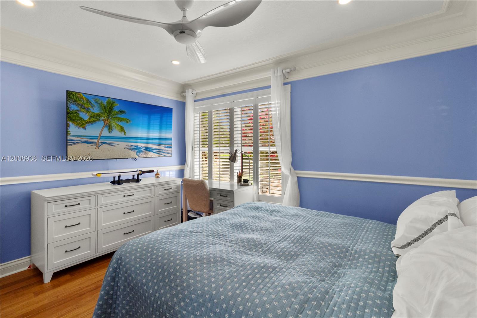 BEACHCOMBER CONDO - Residential