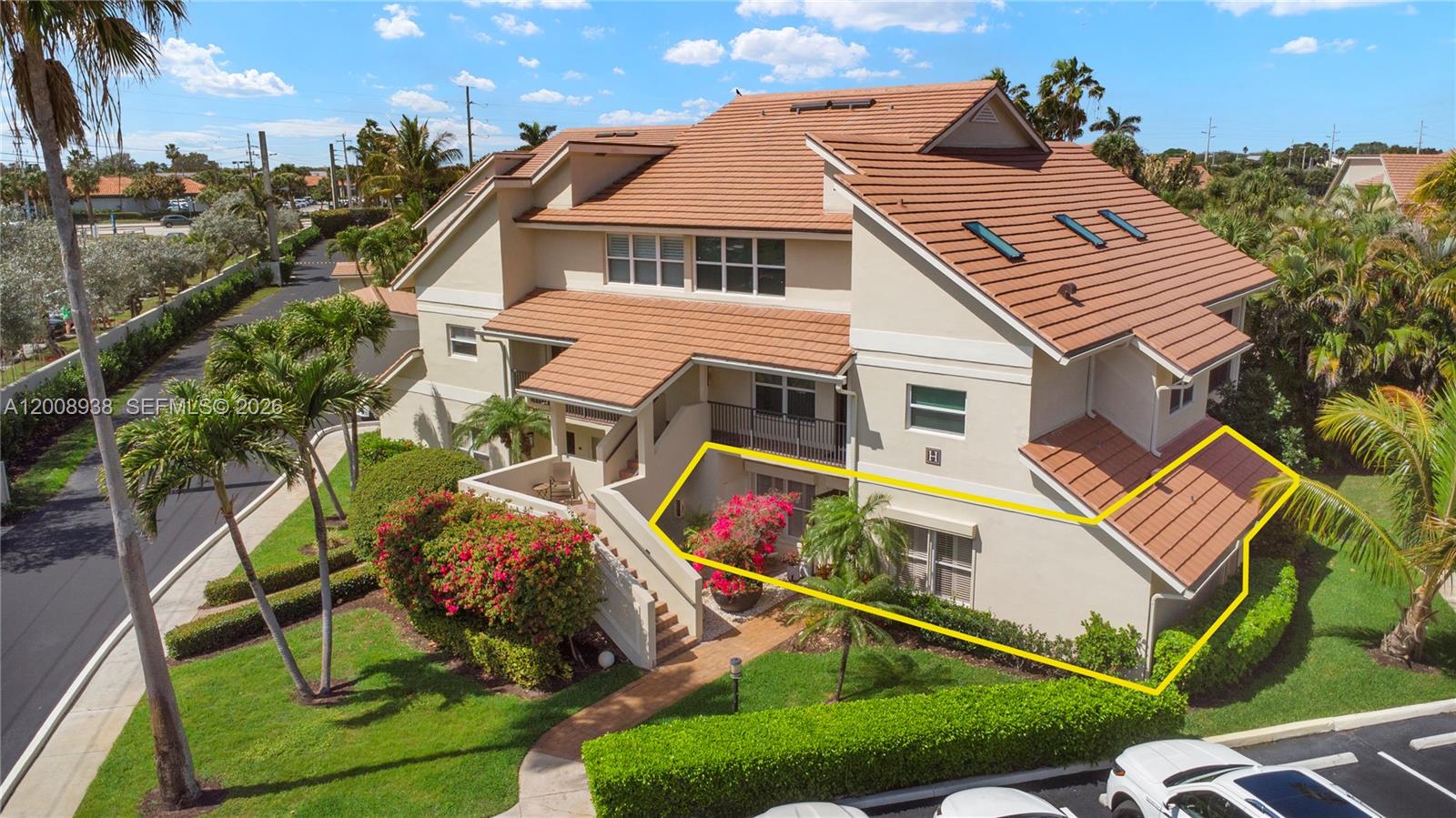 BEACHCOMBER CONDO - Residential