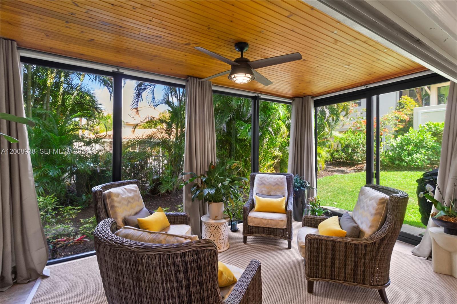 BEACHCOMBER CONDO - Residential