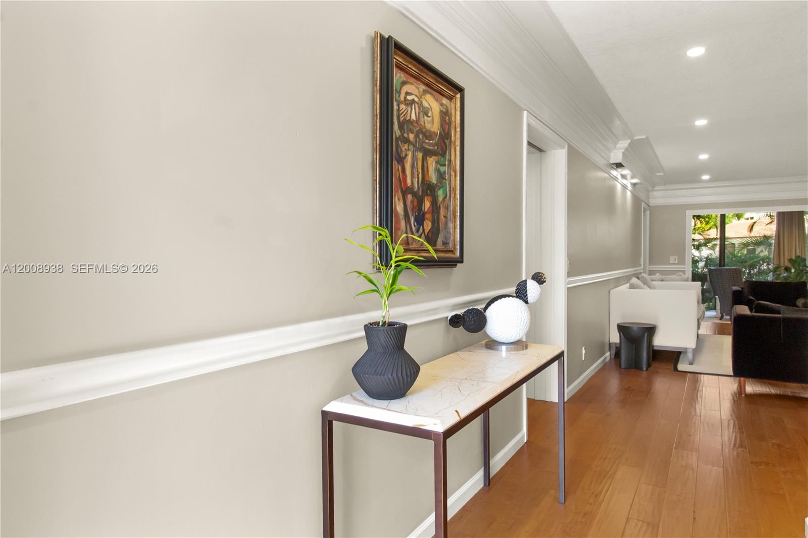BEACHCOMBER CONDO - Residential