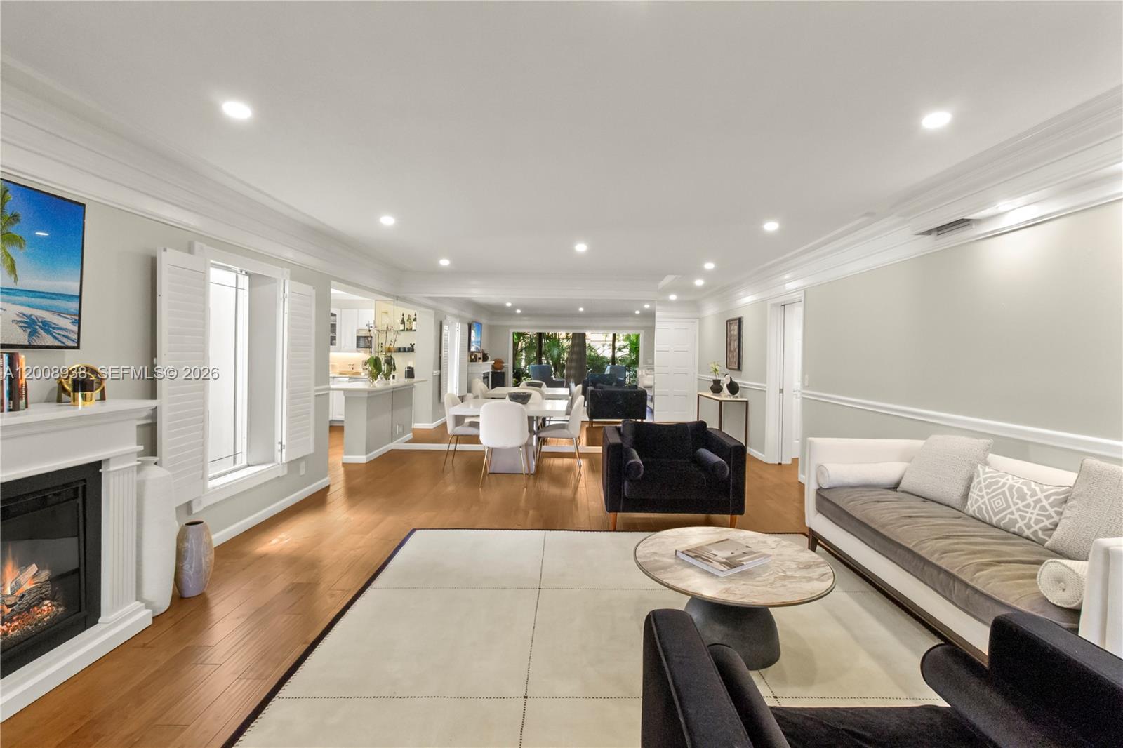 BEACHCOMBER CONDO - Residential