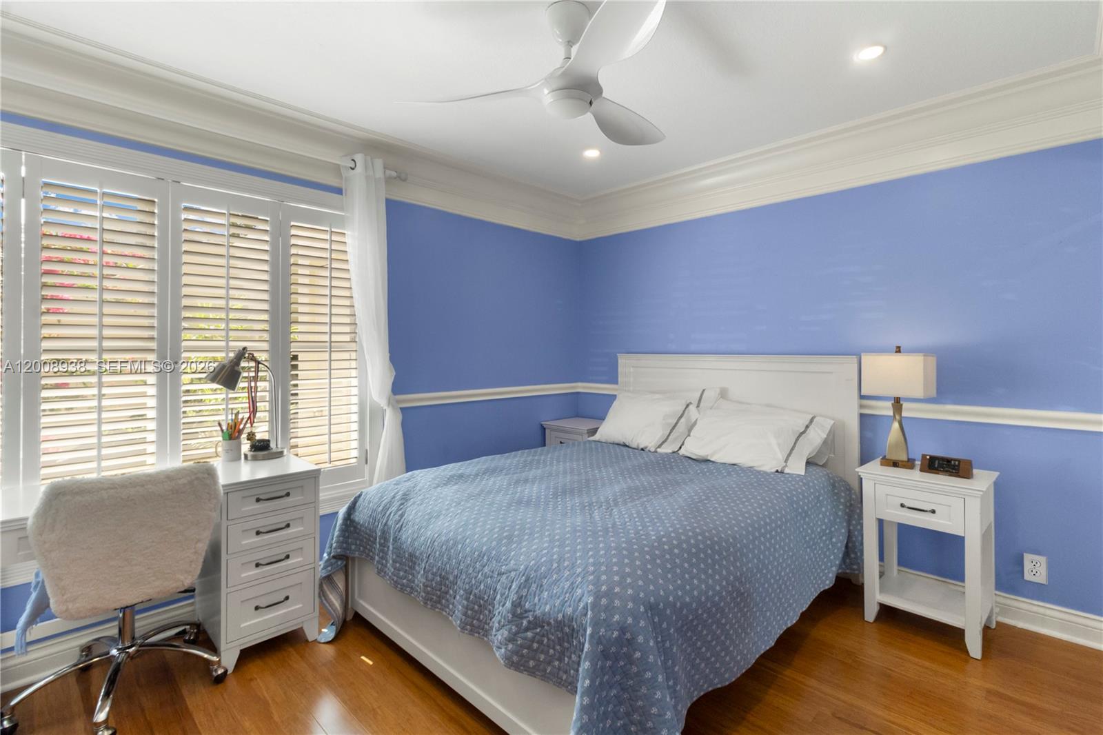 BEACHCOMBER CONDO - Residential