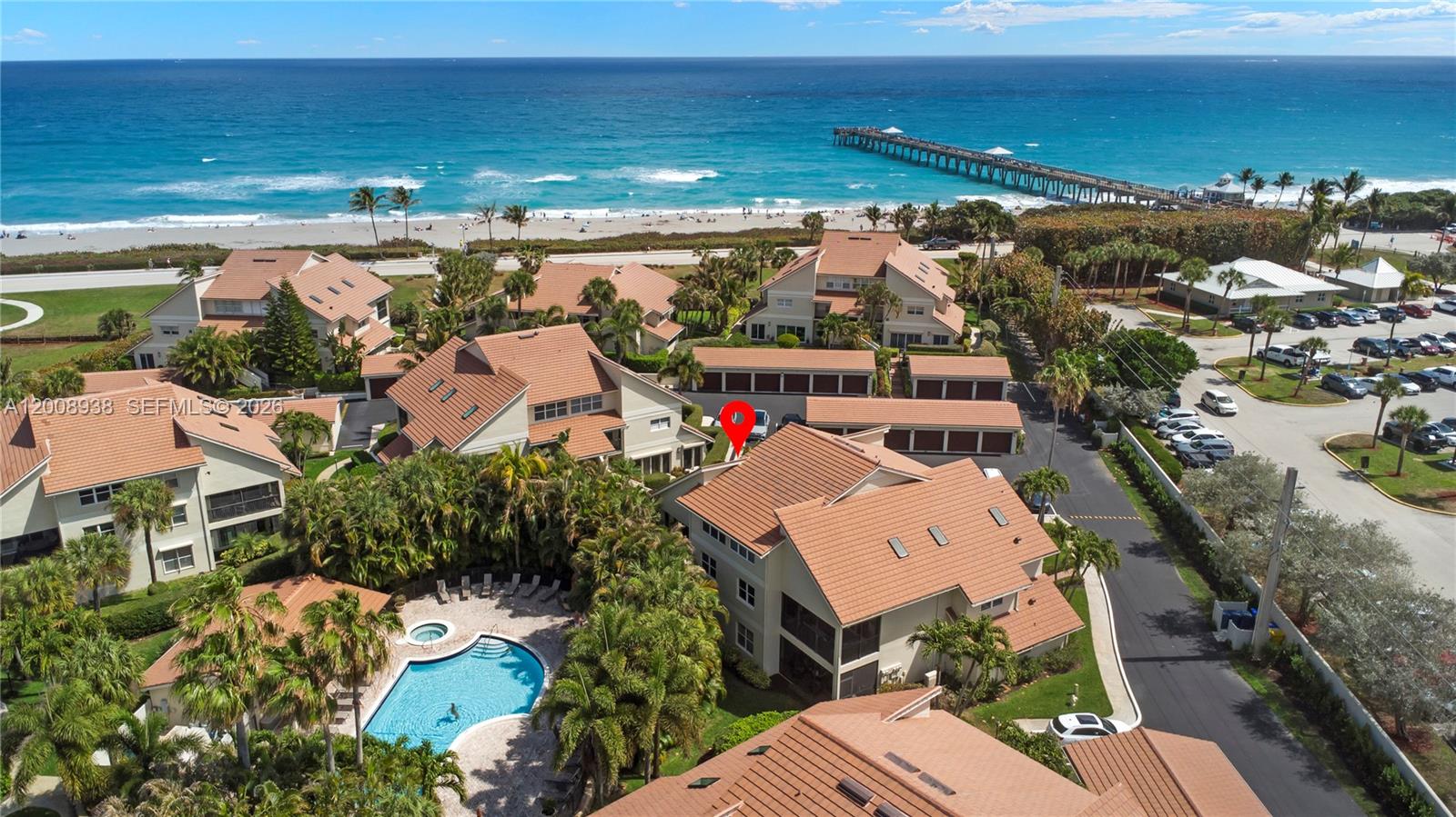 BEACHCOMBER CONDO - Residential