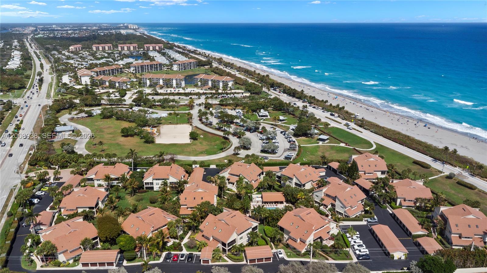 BEACHCOMBER CONDO - Residential