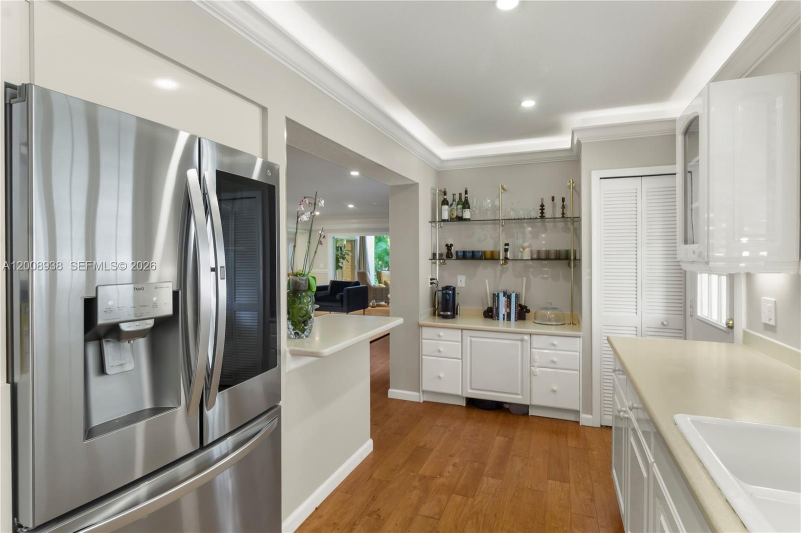 BEACHCOMBER CONDO - Residential