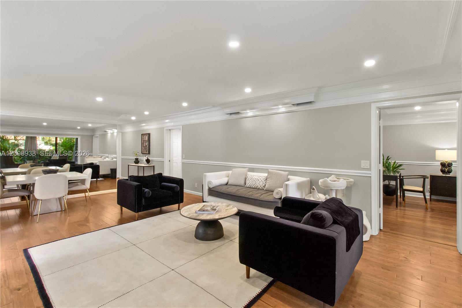 BEACHCOMBER CONDO - Residential