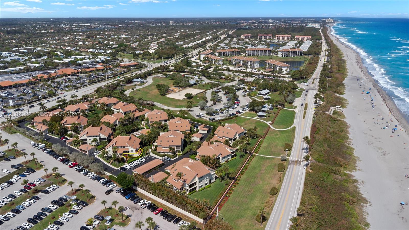 BEACHCOMBER CONDO - Residential