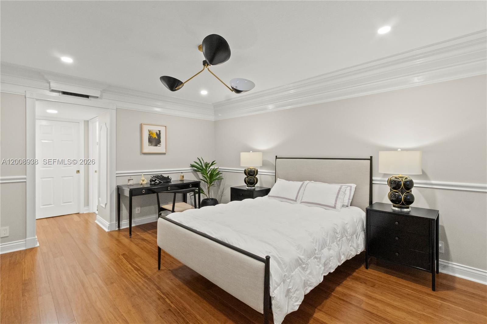 BEACHCOMBER CONDO - Residential