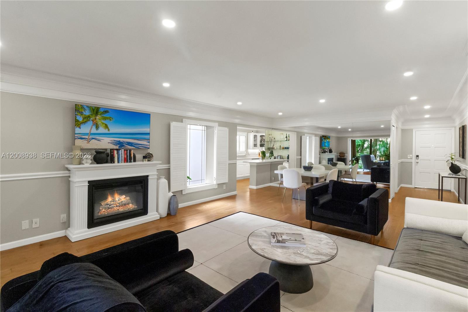 BEACHCOMBER CONDO - Residential