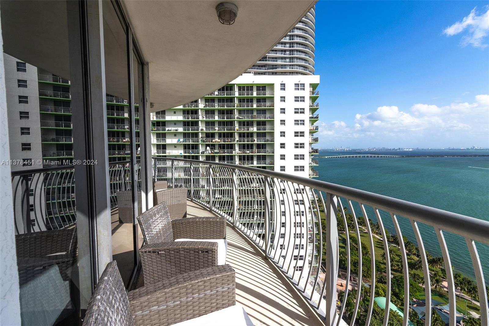 1750 N Bayshore Dr 3201