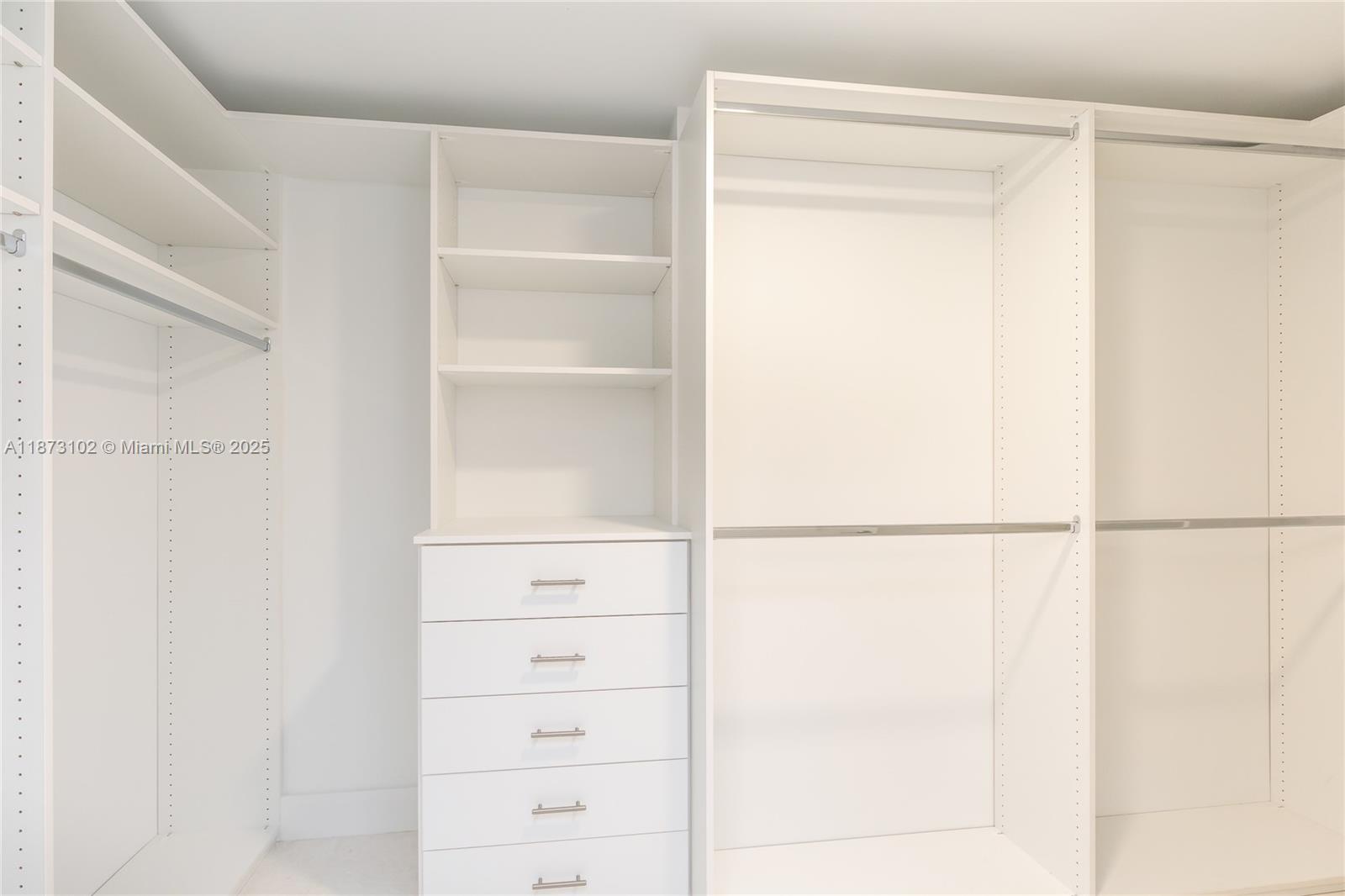 THE HARBOUR NORTH CONDO - Residential