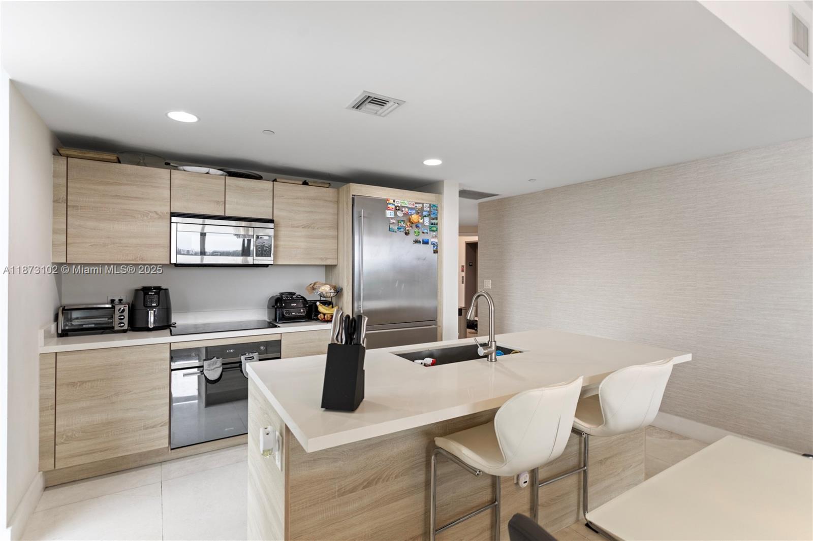 16385 Biscayne Blvd 1007