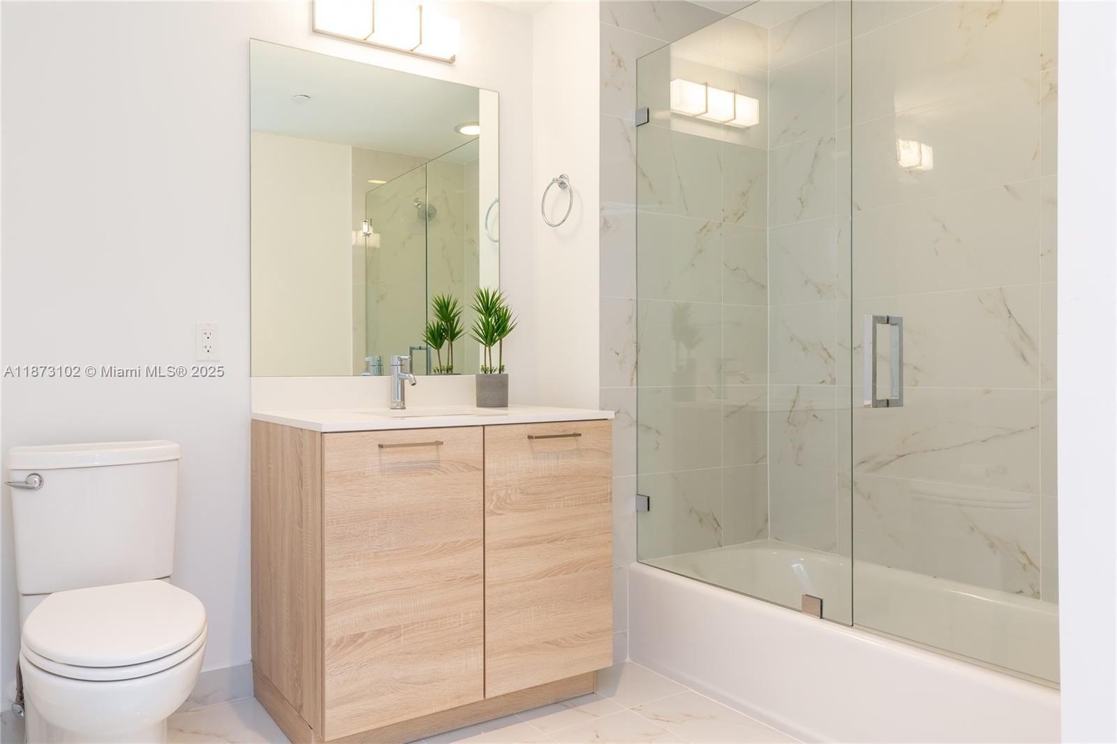 THE HARBOUR NORTH CONDO - Residential