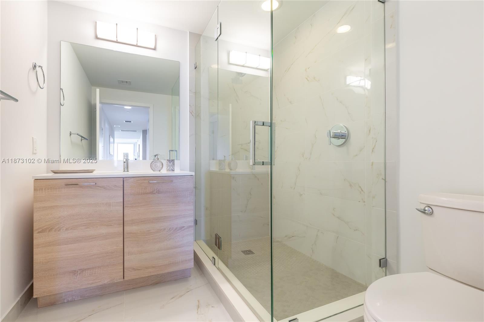 THE HARBOUR NORTH CONDO - Residential