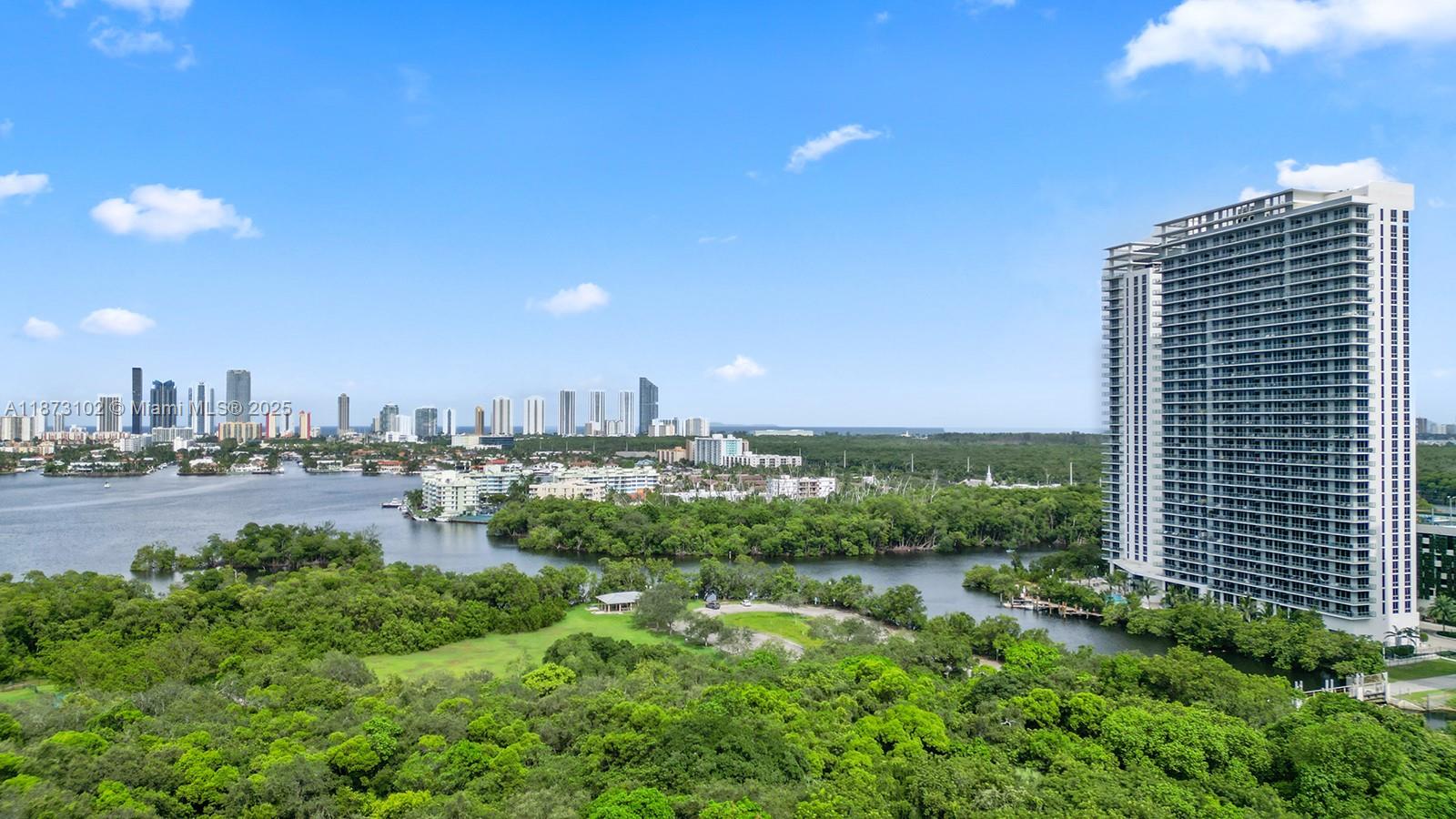 THE HARBOUR NORTH CONDO - Residential