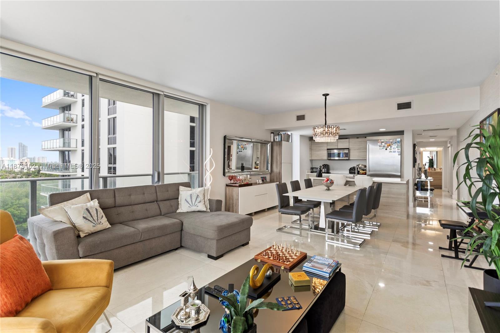 THE HARBOUR NORTH CONDO - Residential