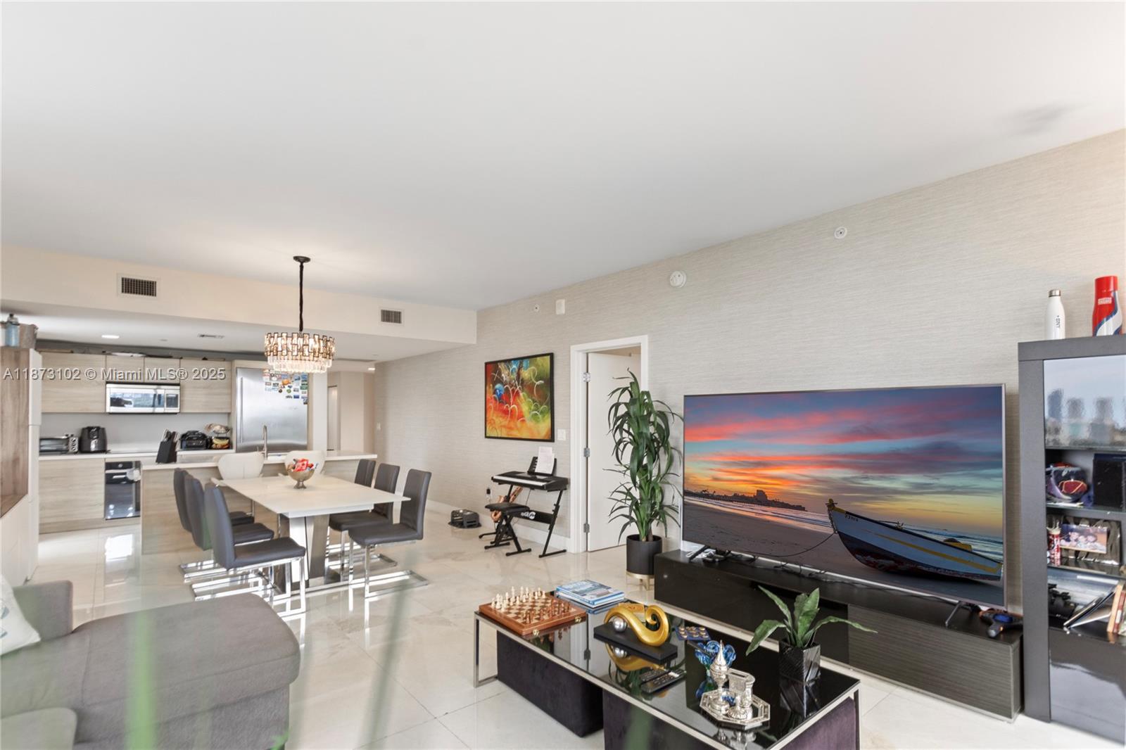 THE HARBOUR NORTH CONDO - Residential