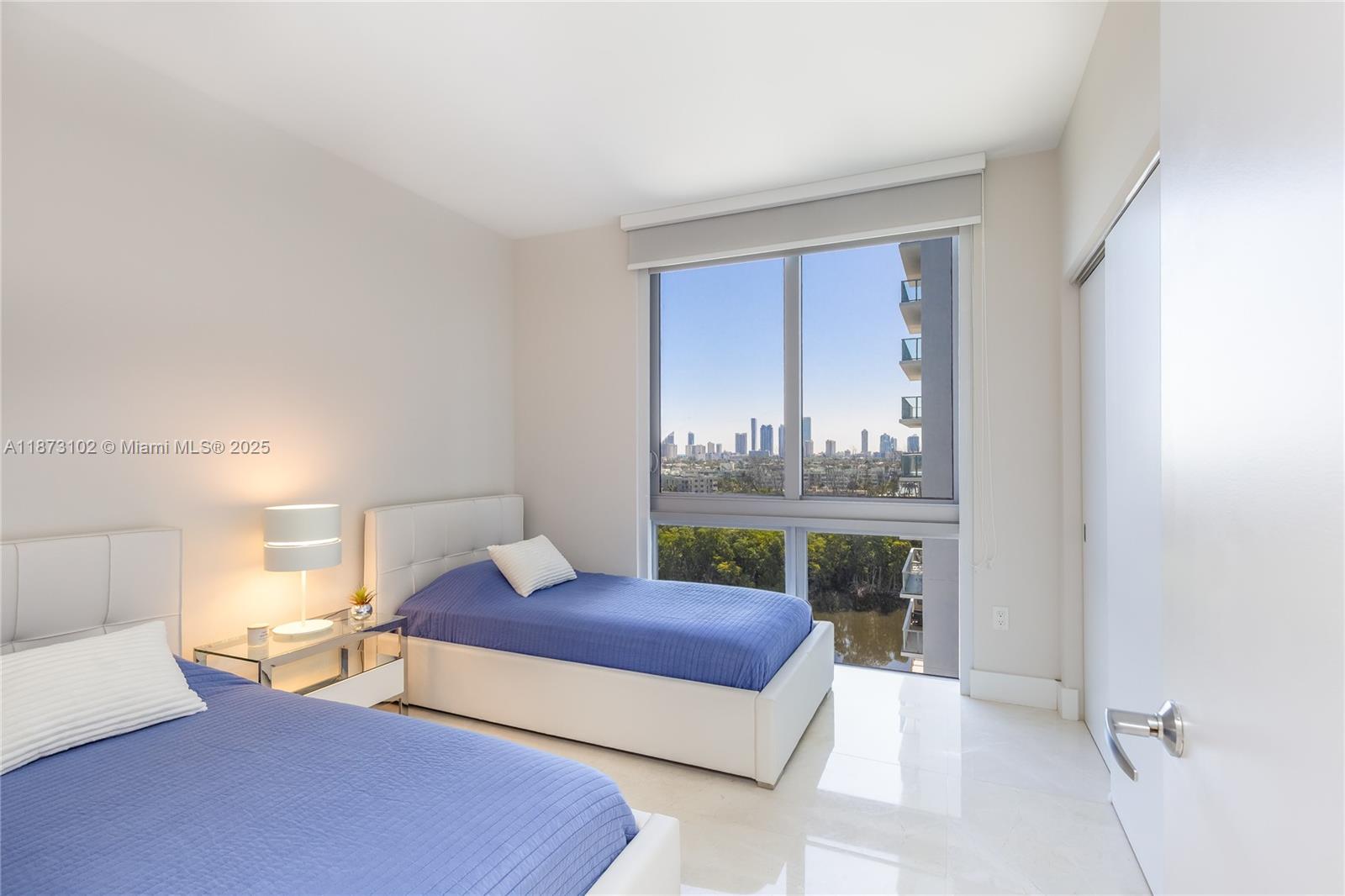 THE HARBOUR NORTH CONDO - Residential