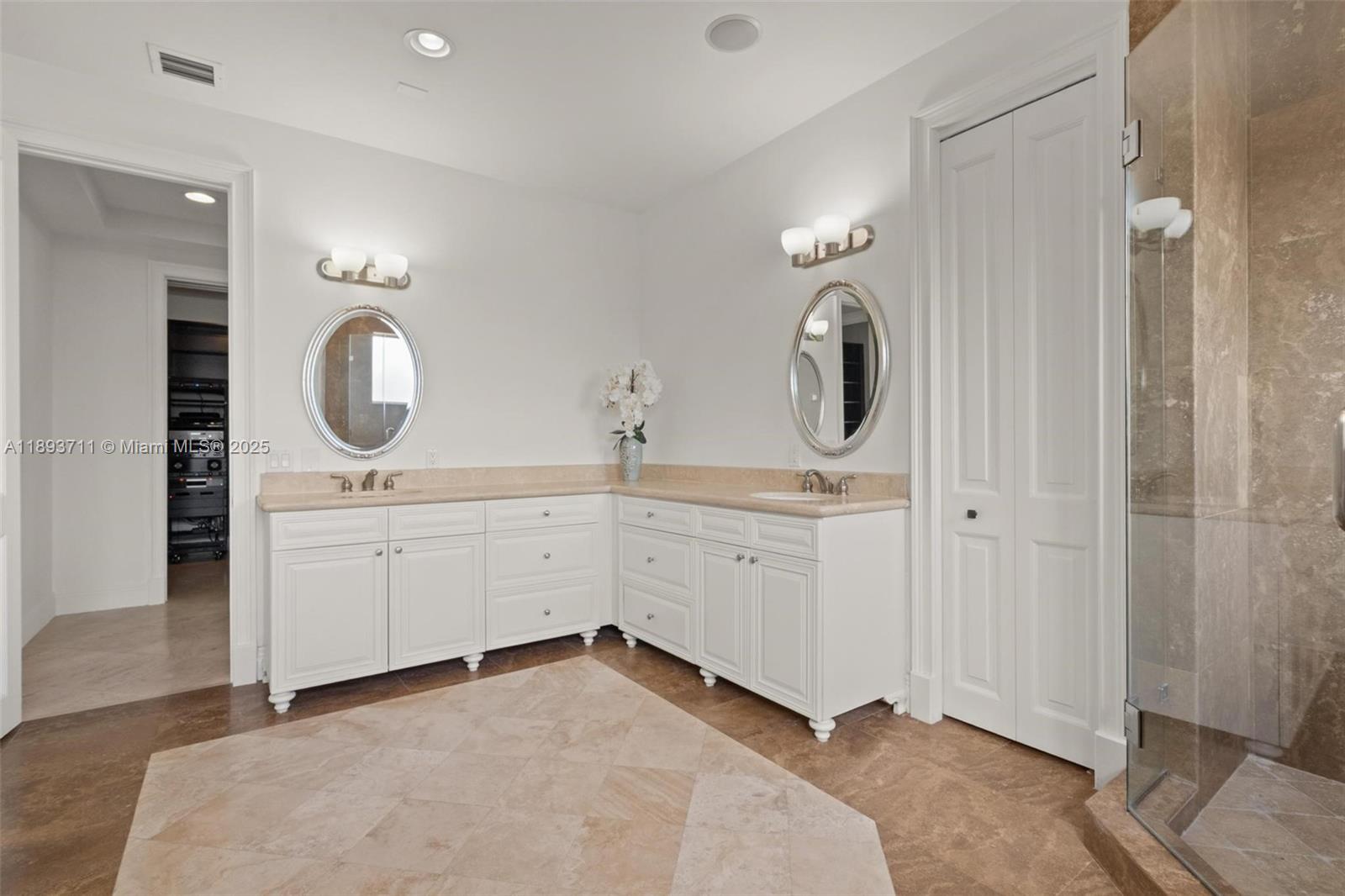 FRANCESCA - Residential