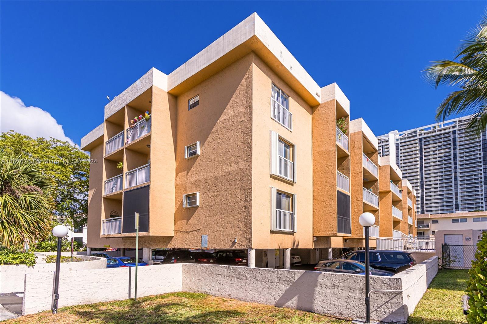 FLORENCE CONDO - Residential