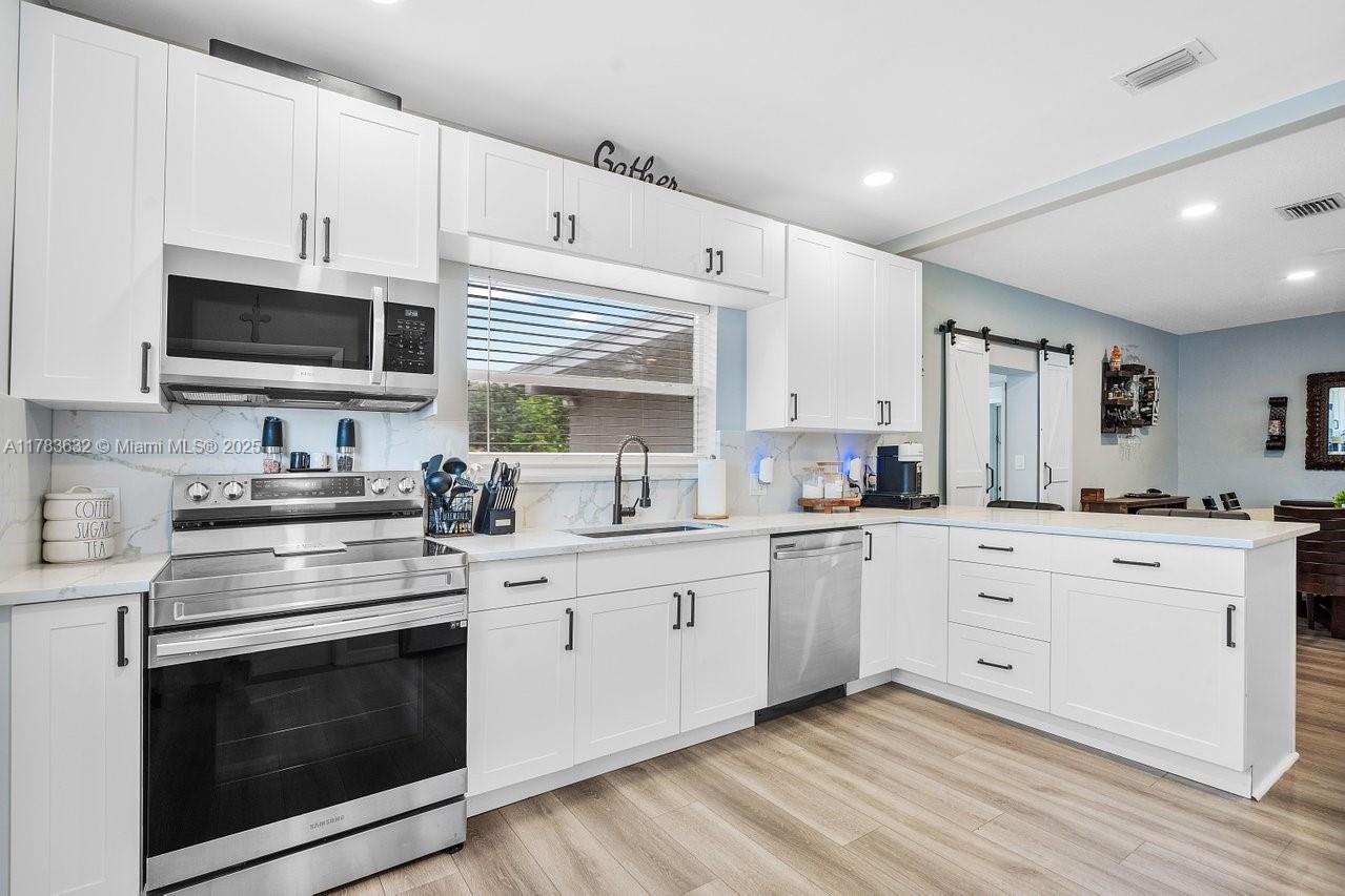 COUNTRY CLUB ACRES 5 - Residential