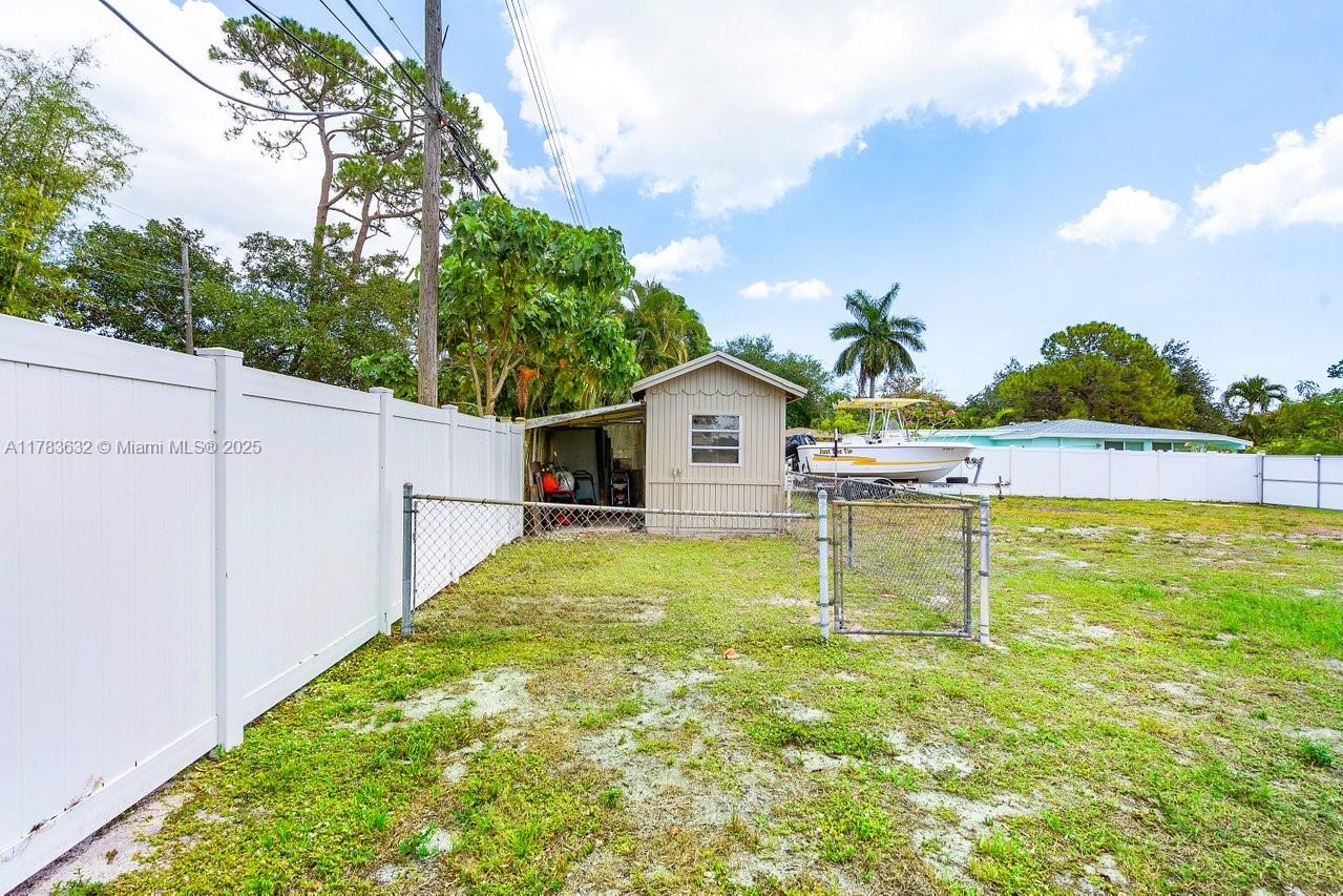 COUNTRY CLUB ACRES 5 - Residential