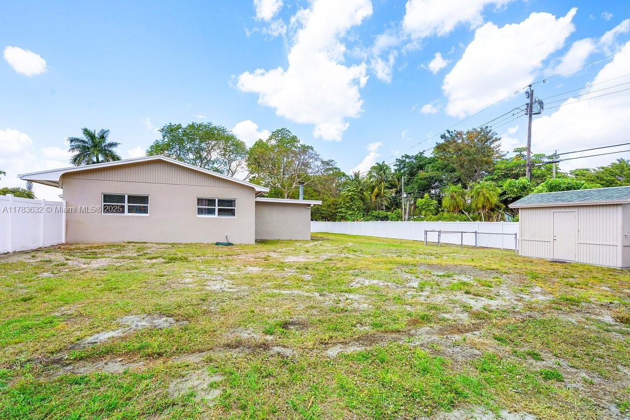 COUNTRY CLUB ACRES 5 - Residential