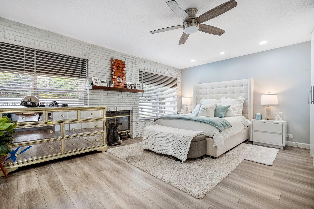 COUNTRY CLUB ACRES 5 - Residential