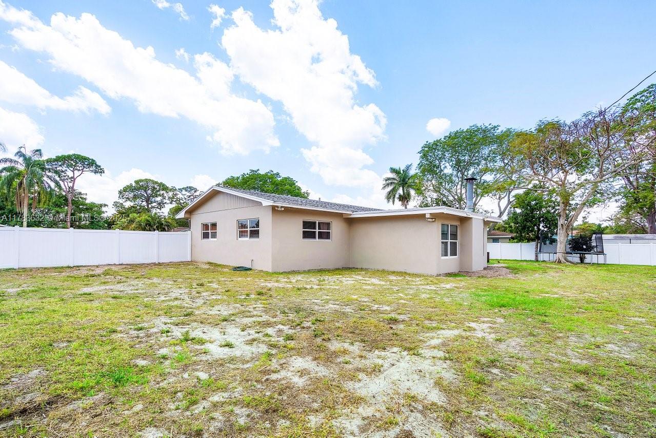 COUNTRY CLUB ACRES 5 - Residential