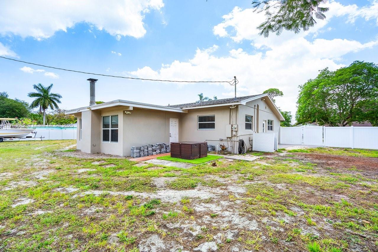COUNTRY CLUB ACRES 5 - Residential